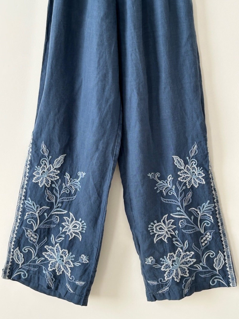 Johnny Was 100% Linen Blue Embroidered Wide Leg Side Slit Pants - Picture 3 of 16